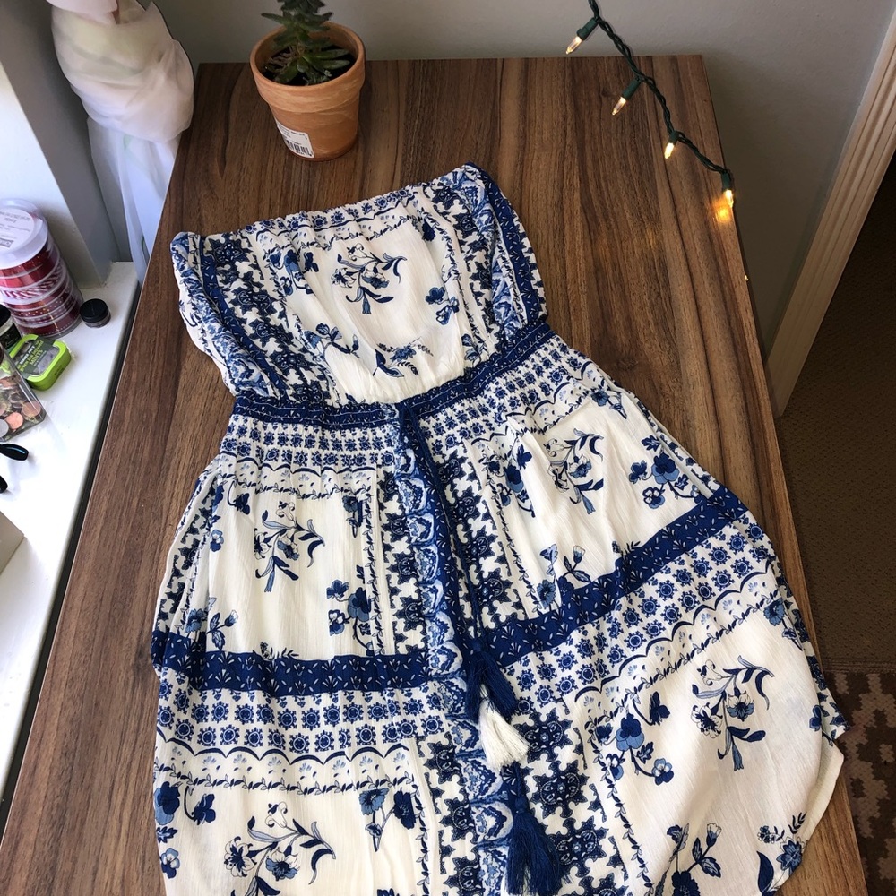Strapless flowy dress.